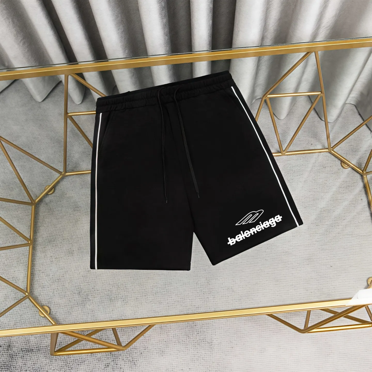 ￼ Balenciaga 1:1 380 1×1 Same Style logo OS 200 ：Black，White Size：XS-L